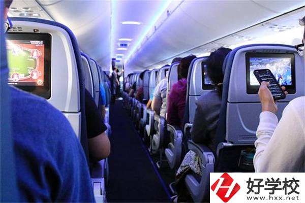 衡陽市藍(lán)天工程學(xué)校是公辦還是民辦？有什么特色專業(yè)？
