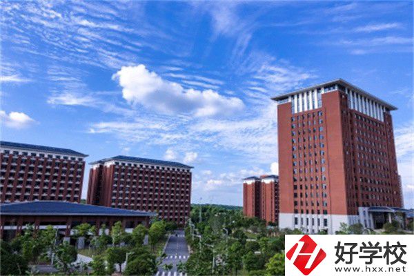 長沙音樂表演專業(yè)比較好的中職有哪些？學費貴嗎？