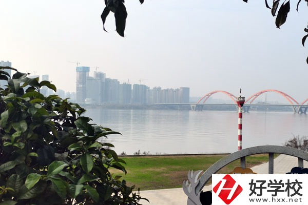 武岡市藍(lán)深職業(yè)技術(shù)學(xué)校怎么樣？就業(yè)前景如何？