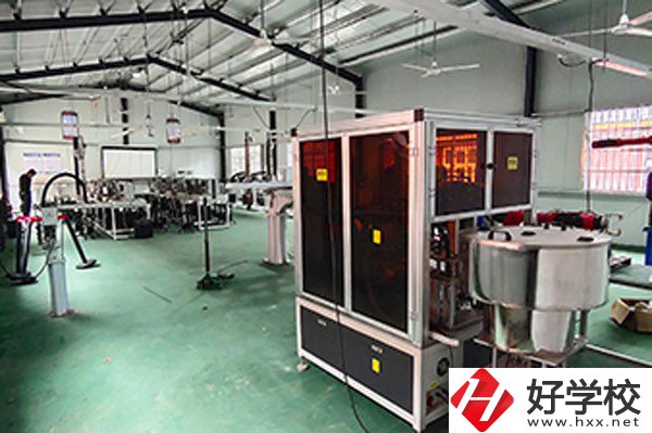 永州市海嘉中等職業(yè)技術(shù)學校實訓室