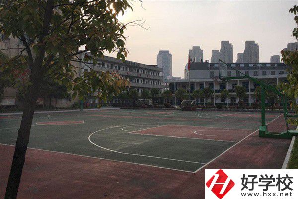 長沙醫(yī)衛(wèi)技校有哪些？辦學(xué)條件怎么樣？