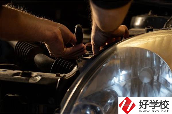 長沙中職學(xué)校有什么熱門專業(yè)？哪些適合女生學(xué)習(xí)？