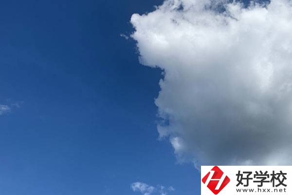 湖南有哪些中職學(xué)校服裝設(shè)計(jì)專業(yè)比較好？