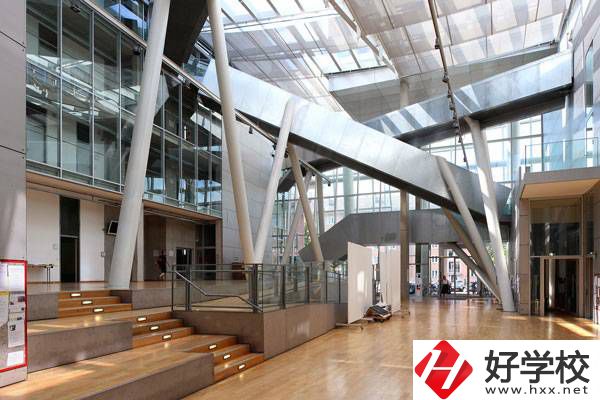 湖南職高學(xué)校排名較好的學(xué)校是哪些？有什么專業(yè)？