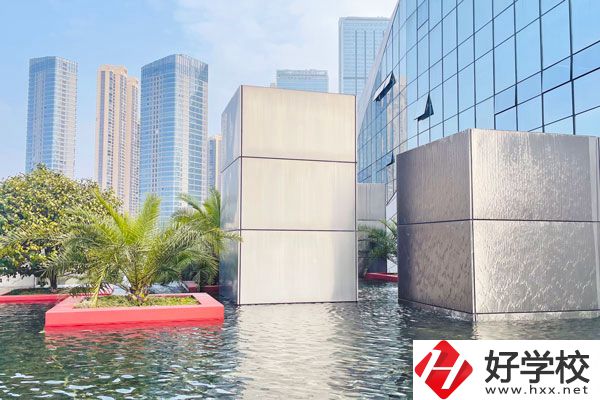 初中畢業(yè)想在邵陽(yáng)讀中專，有什么好學(xué)校？