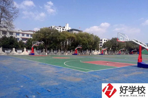 東安縣職業(yè)中專(zhuān)學(xué)?；@球場(chǎng)