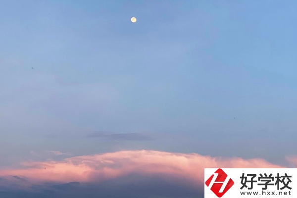 南縣創(chuàng)意職業(yè)技術(shù)學(xué)校有什么推薦專業(yè)？