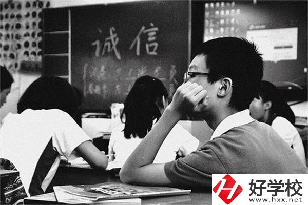在湖南讀高中和讀職高有什么不同？職高生有什么優(yōu)勢？