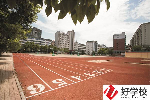 衡陽市信息網(wǎng)絡(luò)工程學(xué)校是公辦還是民辦？學(xué)費(fèi)是多少？