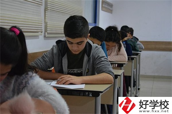在湖南就讀中專限制戶籍嗎？上中專好不好？