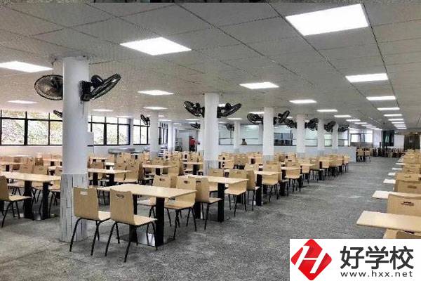 想學(xué)智慧健康養(yǎng)老服務(wù)專業(yè)，建議去長沙這所學(xué)校