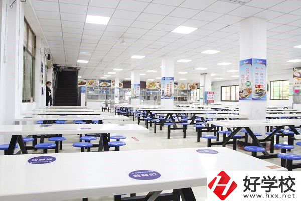 株洲哪些中職學(xué)校管理比較嚴(yán)格？校園環(huán)境怎么樣？