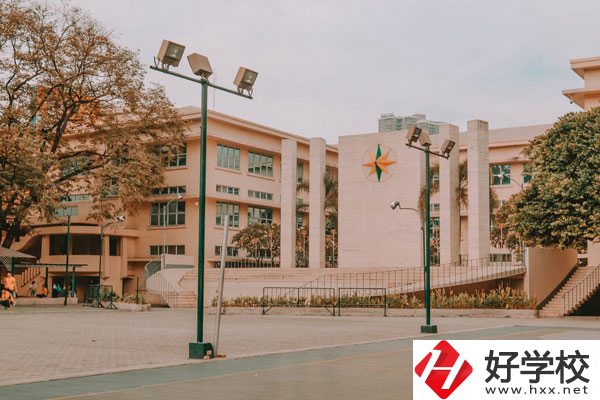 湖南懷化商業(yè)學校環(huán)境好不好？宿舍怎么樣？