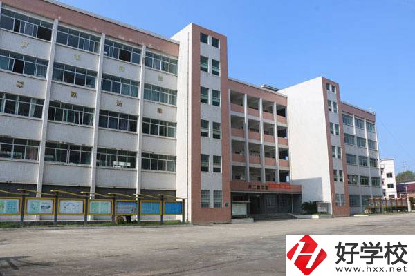 邵陽有適合男生學習的專業(yè)嗎？有什么學校推薦？