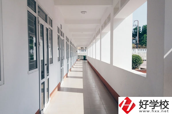 衡陽市鐵路運輸職業(yè)學(xué)校好不好？宿舍怎么樣？