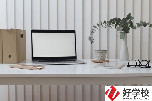 永州第二技工學(xué)校怎么樣？學(xué)校是公辦的嗎？