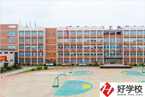 湖南護(hù)理學(xué)校值得去讀嗎？開設(shè)哪些專業(yè)？