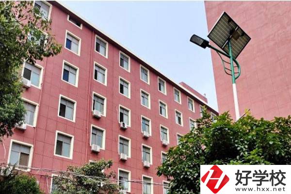 益陽市第一職業(yè)中專學校是重點學校嗎？升學率高嗎？