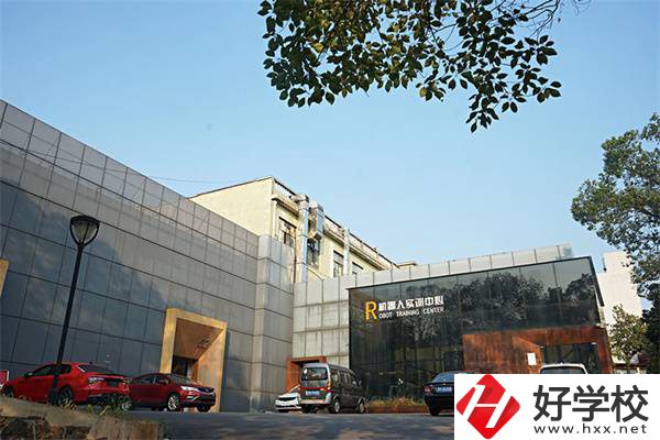 湘潭技師學(xué)院畢業(yè)是什么文憑？招不招收初中生？