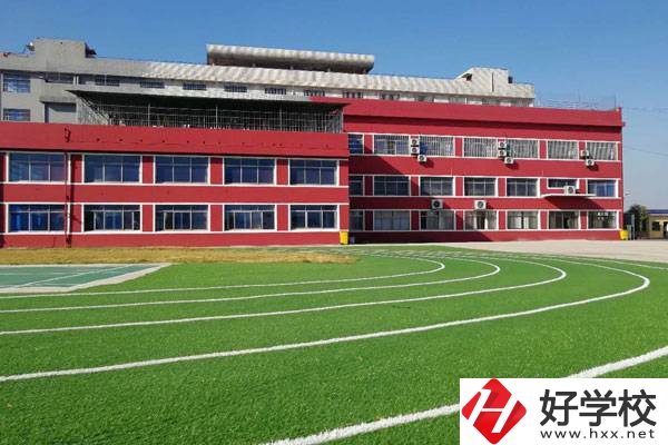 湘潭蓮城醫(yī)衛(wèi)中等職業(yè)技術學校有哪些辦學特色？
