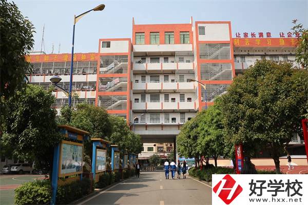 湖南育才技工學(xué)校怎么樣？是公辦學(xué)校嗎？
