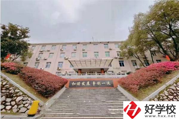 長沙有哪些中專接收轉(zhuǎn)學(xué)生？轉(zhuǎn)學(xué)后可以換專業(yè)嗎？
