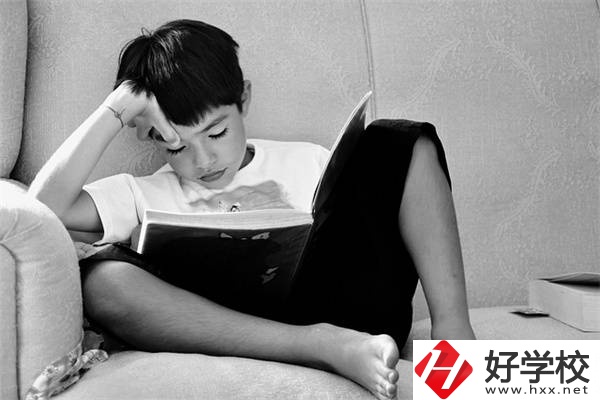 湖南初三男孩不想上學怎么辦？不參加中考還有書讀嗎？