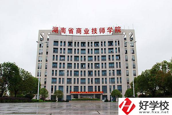 株洲比較好的廚師培訓(xùn)學(xué)校有哪些？烹飪專業(yè)好就業(yè)嗎？