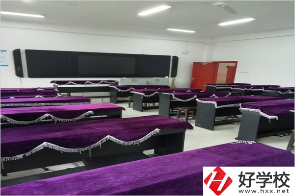 湘中幼兒師范高等?？茖W(xué)校(中職部)實(shí)訓(xùn)室