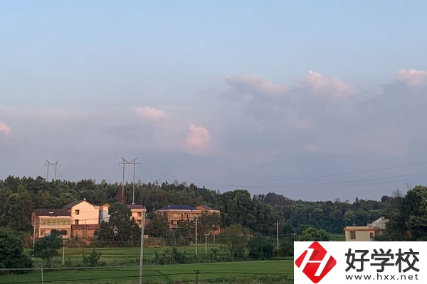 張家界高鐵鐵路學(xué)校好不好？就業(yè)前景怎么樣？