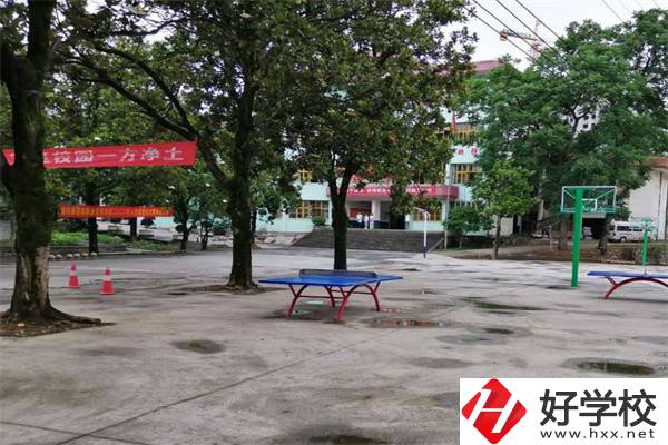湘西有高鐵中專嗎？高鐵專業(yè)怎么樣？