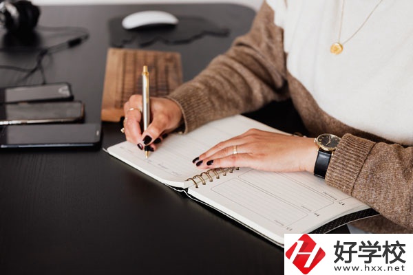 衡山明星體育藝術(shù)中等專業(yè)學(xué)校好不好？