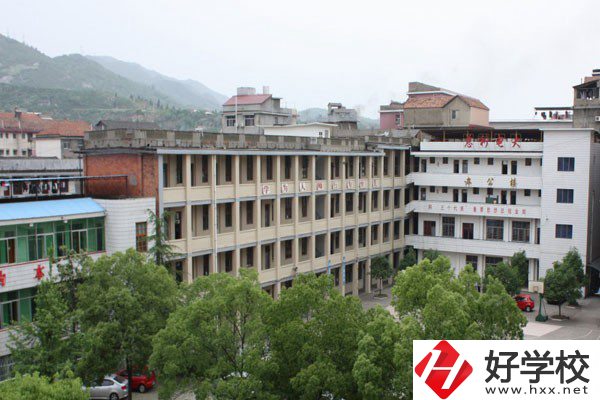 想在張家界學幼兒保育專業(yè)，看看這所學校