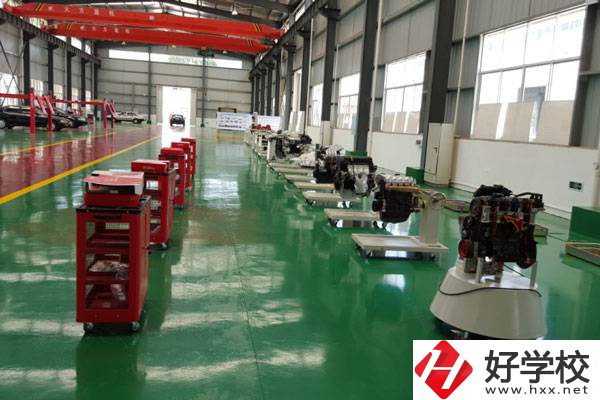 長沙高級技工學(xué)校實(shí)訓(xùn)室