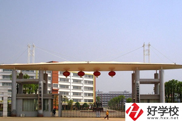 長沙市賀龍體育運動學(xué)校的招生政策如何？