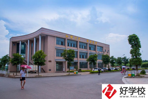 寧鄉(xiāng)市職業(yè)中專學(xué)校的師資力量如何？有辦學(xué)優(yōu)勢(shì)嗎？