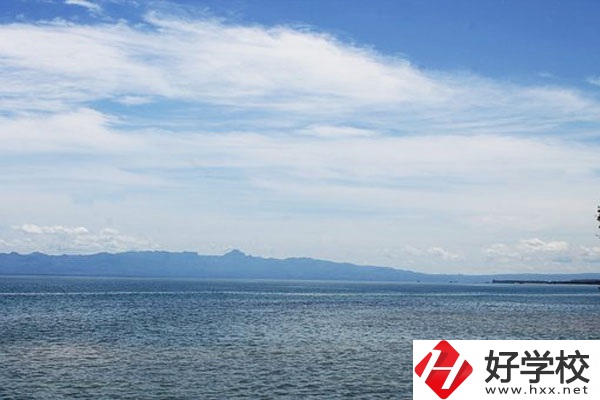 湖南經(jīng)濟(jì)貿(mào)易職業(yè)中專學(xué)校有哪些專業(yè)？學(xué)費(fèi)多少？