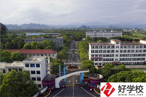 在永州讀中職學(xué)校學(xué)費(fèi)要多少？有免學(xué)費(fèi)的嗎？