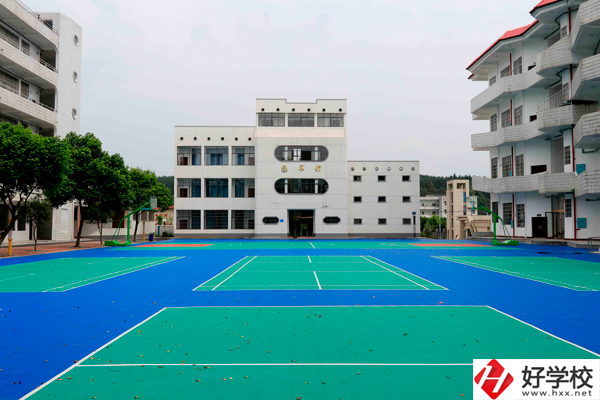 郴州市理工職業(yè)技術(shù)學(xué)校是公辦還是民辦？學(xué)費貴不貴？