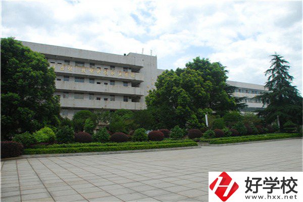 郴州市第一職業(yè)中專有多大？環(huán)境如何？