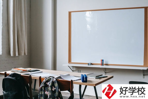 株洲市生物工程中專學(xué)校有哪些專業(yè)？怎么選好呢？