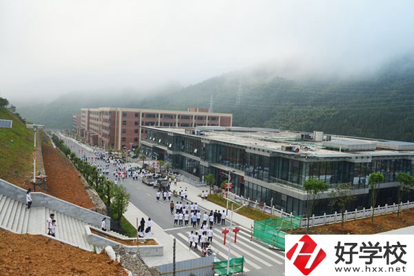 安化縣有幾所職高學(xué)校？有什么特色？