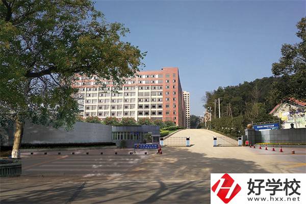長(zhǎng)沙排名前三的民辦技校有哪些？辦學(xué)條件怎么樣？