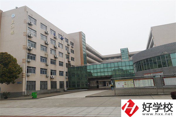 湖南想學(xué)UI推薦哪些中職？學(xué)校就業(yè)如何？