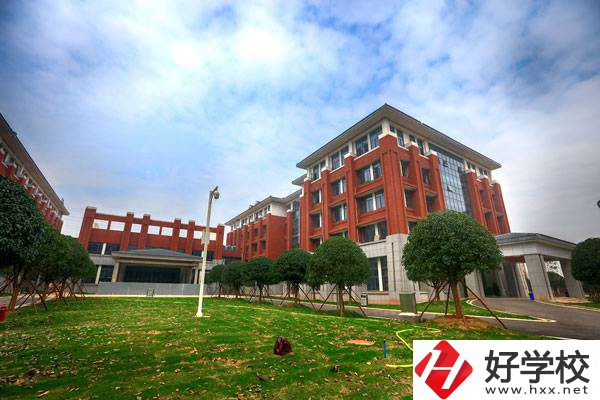 長沙哪所中專有舞蹈表演專業(yè)？未來前景怎么樣？