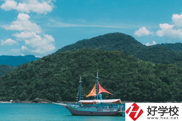 株洲南方航空高級技工學(xué)校怎么樣?有什么特色專業(yè)？
