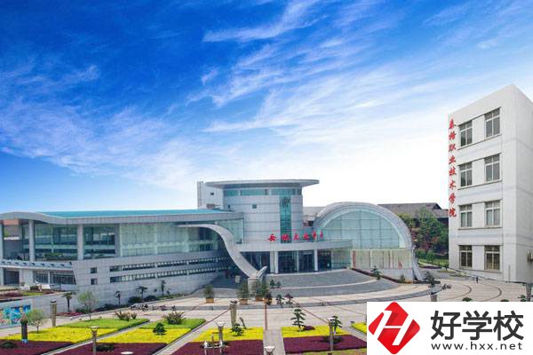 泰格林紙技工學(xué)校有哪些辦學(xué)優(yōu)勢？