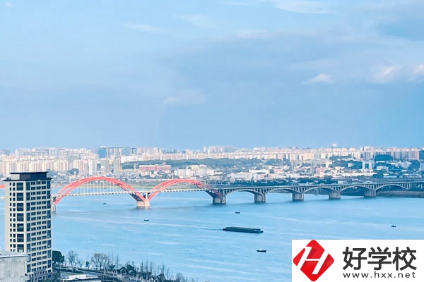 湖南建筑高級技工學(xué)校專業(yè)怎么樣？