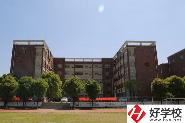 湖南辦學條件最好的技校是哪三所？上技校有用嗎？