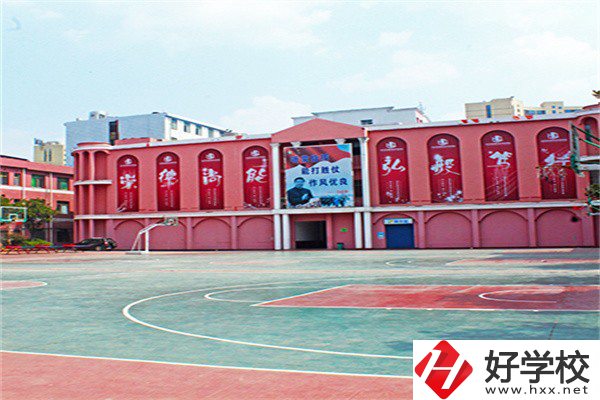 長沙民辦重點(diǎn)中專有哪些？收費(fèi)如何？